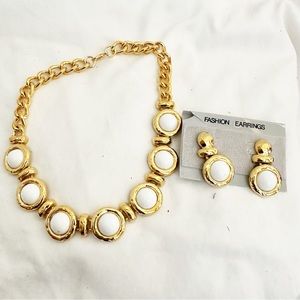 Gorgeous Necklace and Earring Set